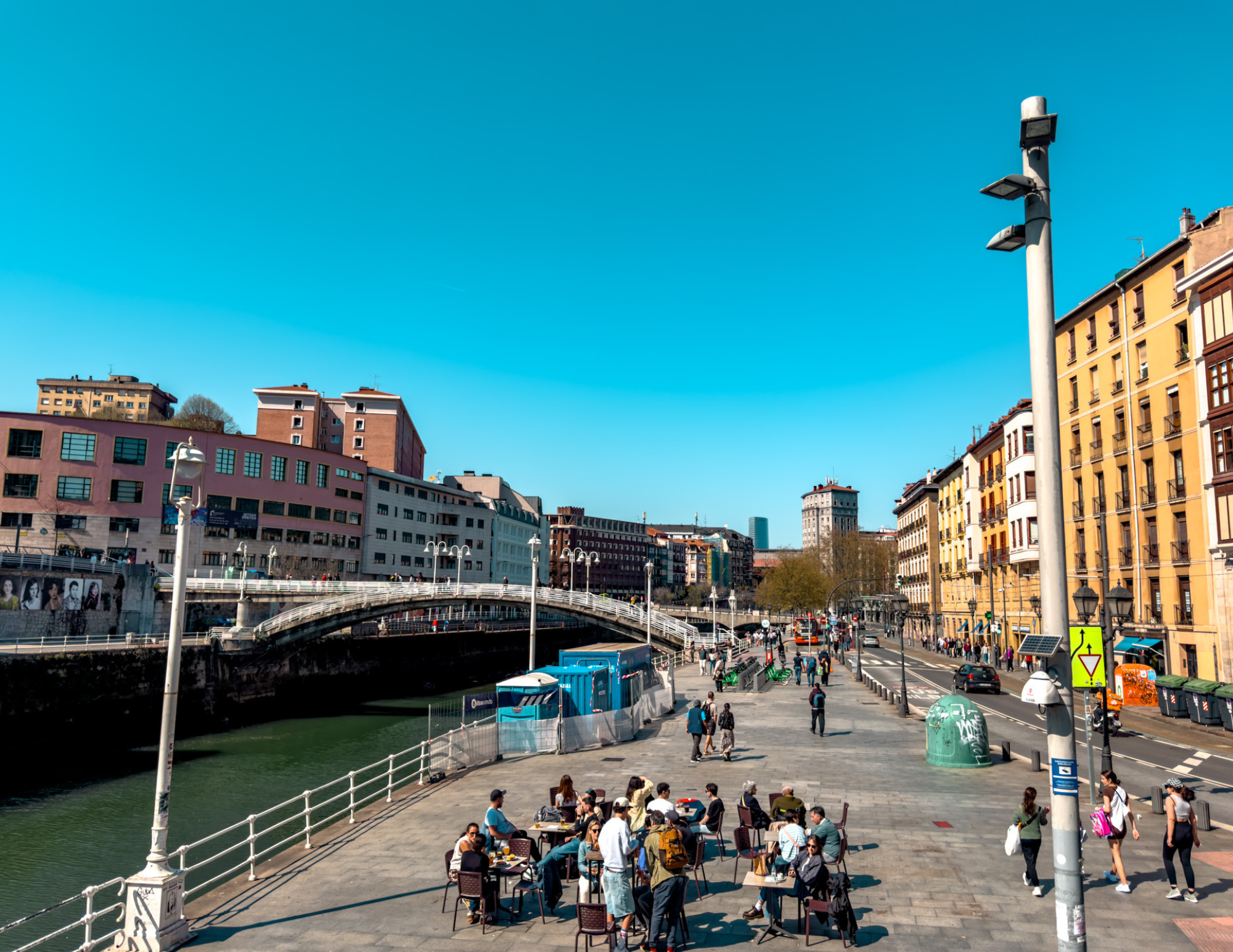 Bilbao Travel Guide (4).png